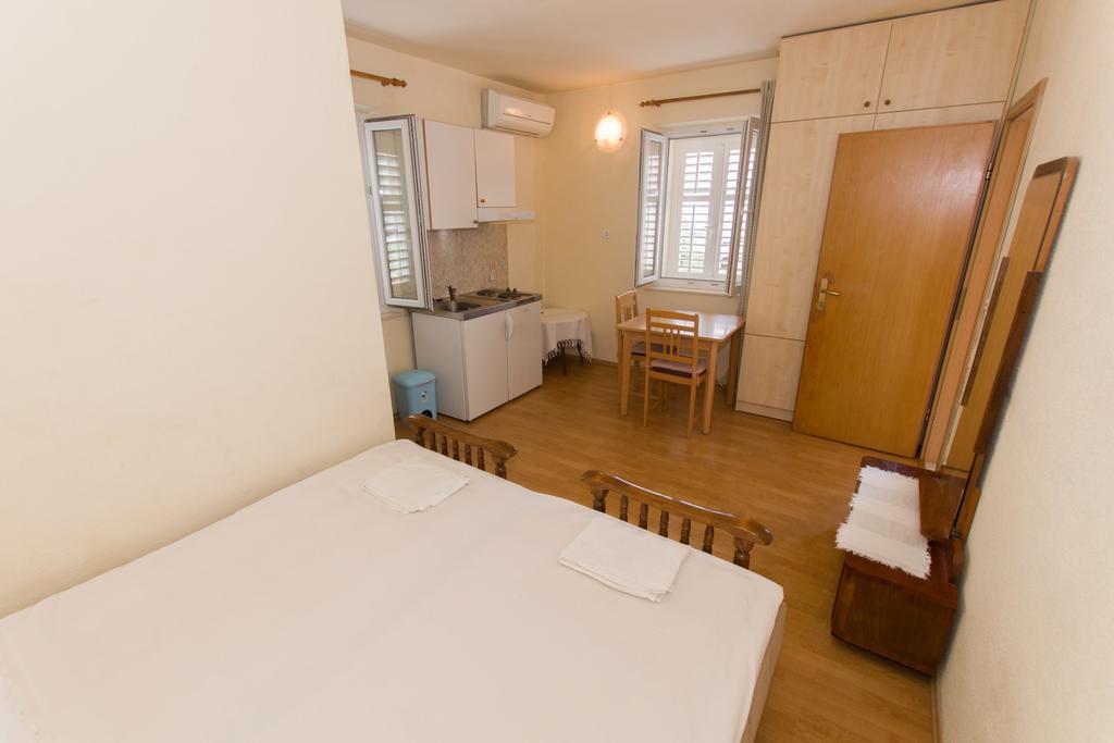 Studios Jakov Makarska Esterno foto