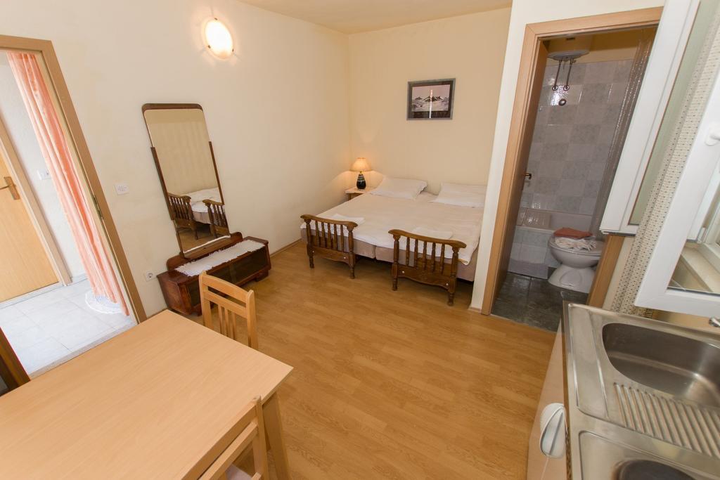 Studios Jakov Makarska Esterno foto