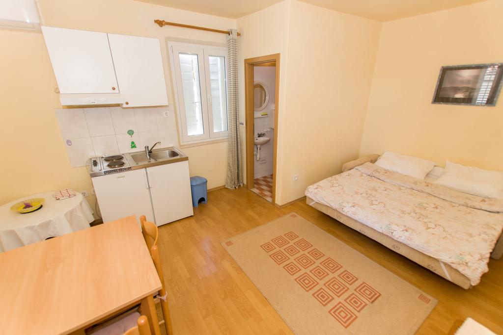 Studios Jakov Makarska Esterno foto
